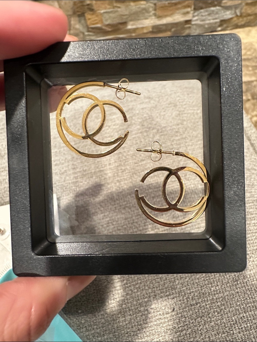 Gold Interlocking Circle Hoop Earrings - Luxury-Inspired Design